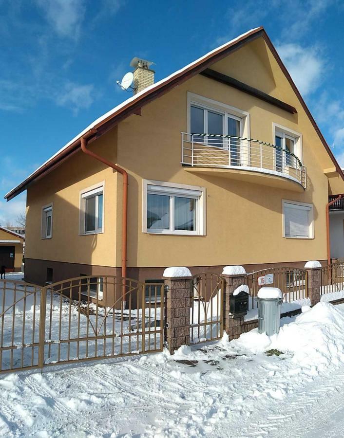 Liptovský Mikuláš Apartment Amy מראה חיצוני תמונה